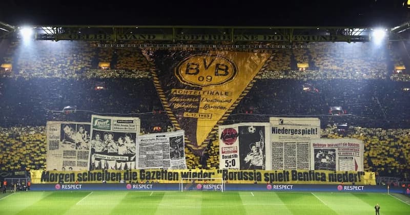 Sân vận động Signal Iduna Park của CLB Dortmund